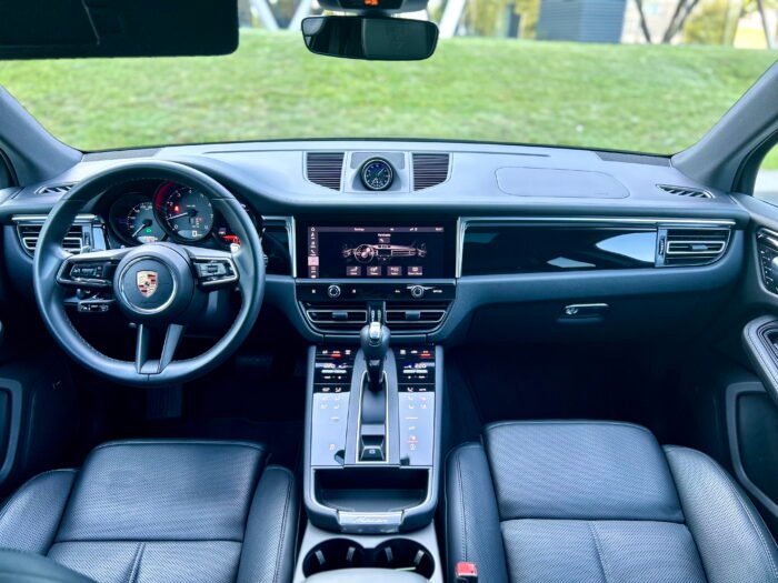 Porsche Macan 2023 - Image 11