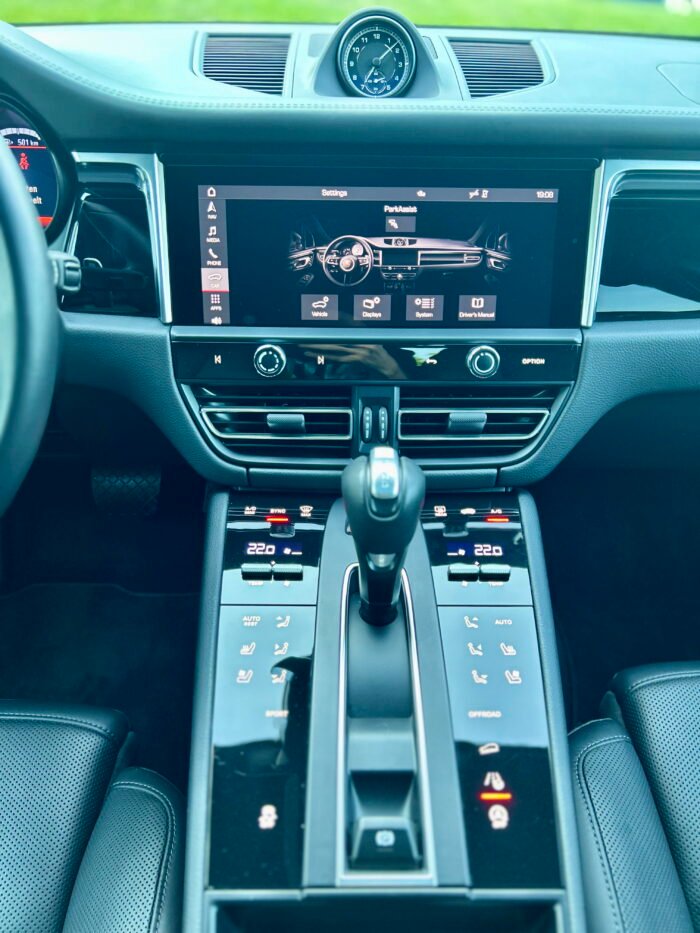 Porsche Macan 2023 - Image 9
