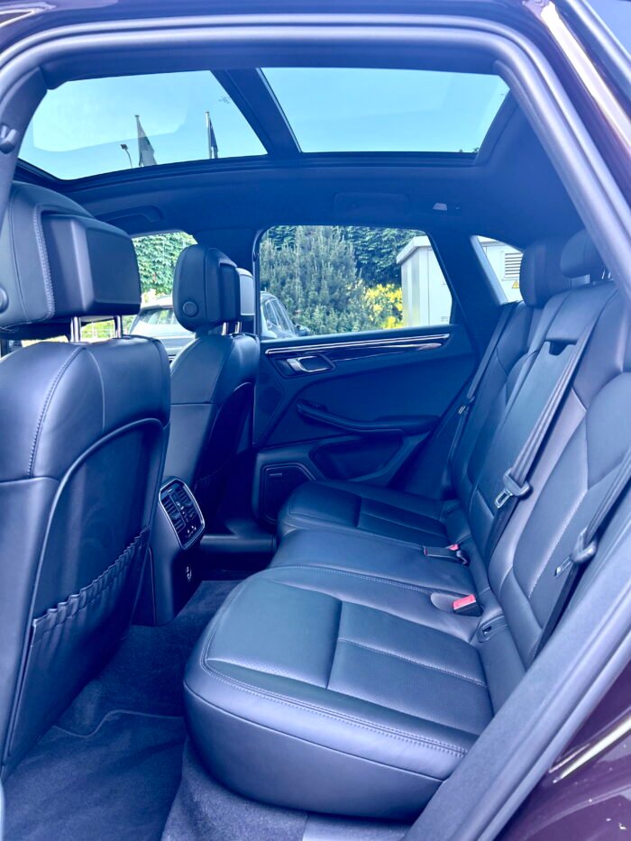 Porsche Macan 2023 - Image 12