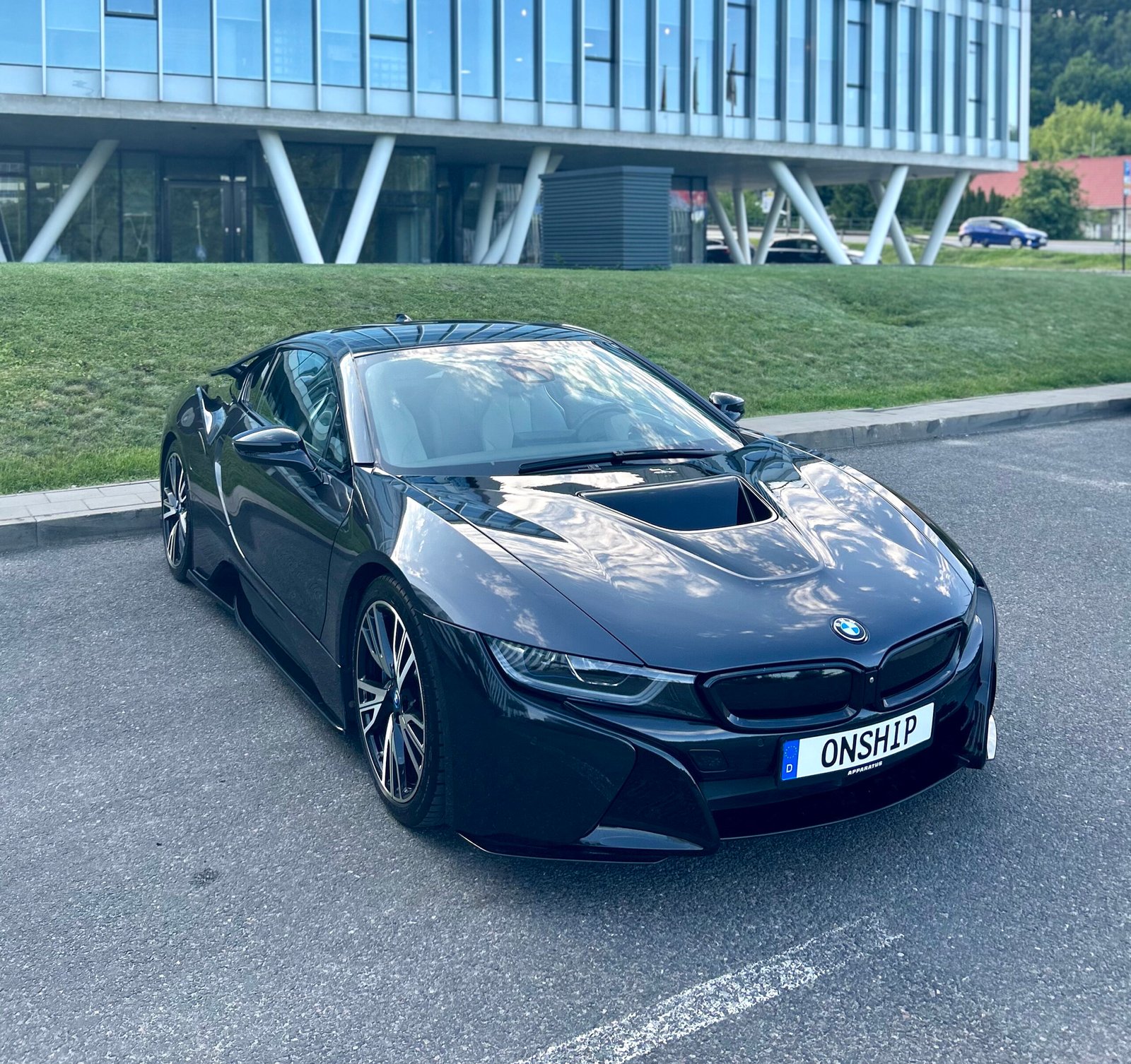 BMW i8 2015 - Image 4