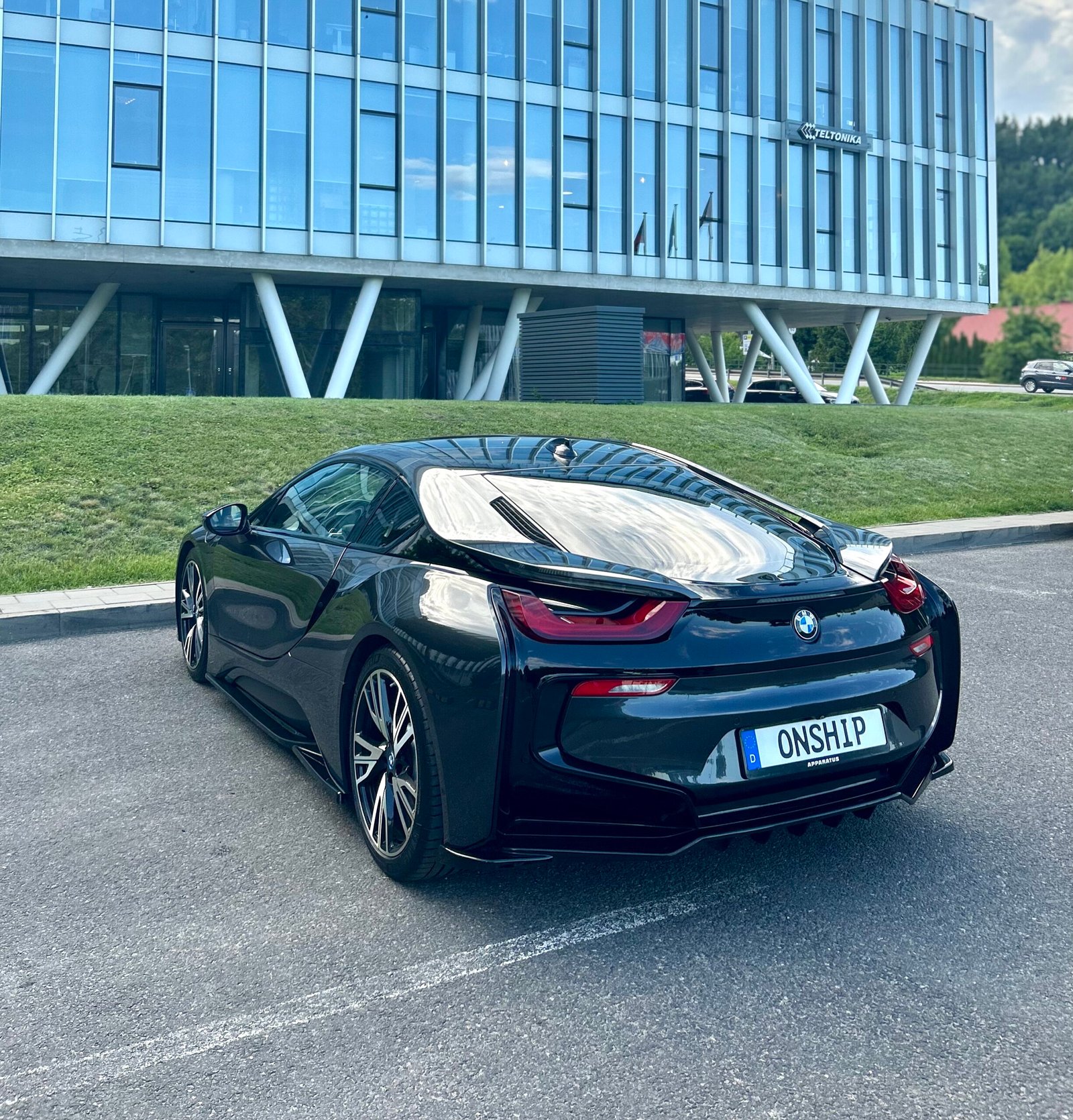 BMW i8 2015 - Image 8