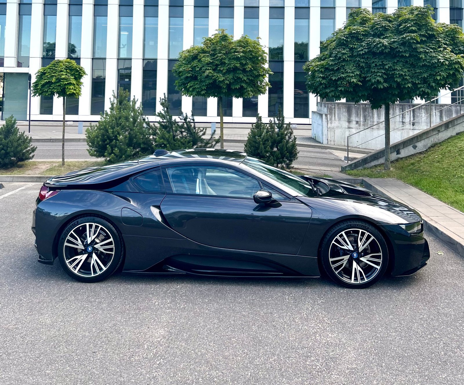 BMW i8 2015 - Image 9