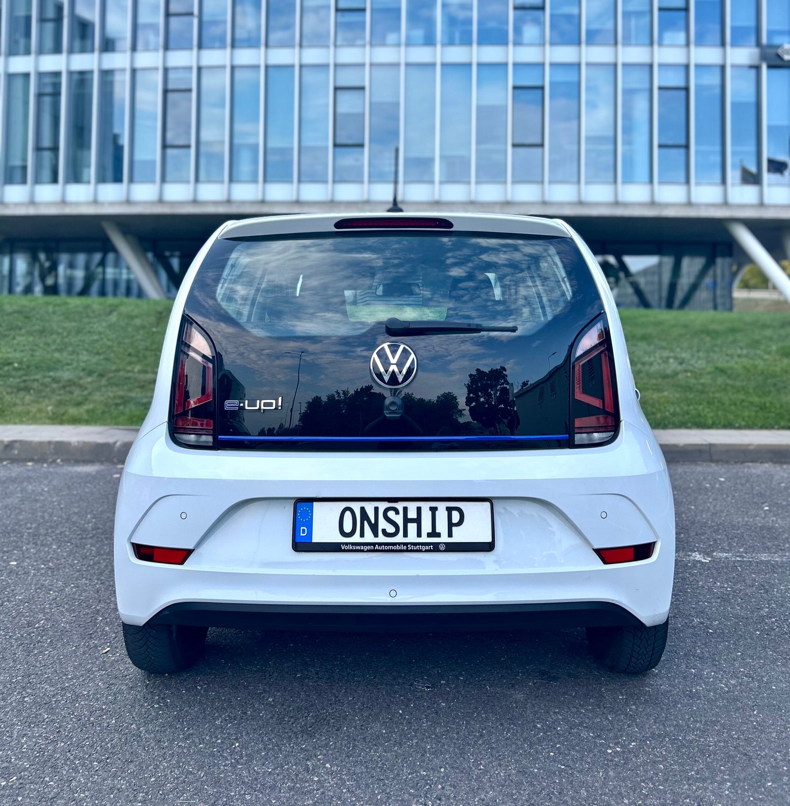 Volkswagen E-Up 61kw - Image 4