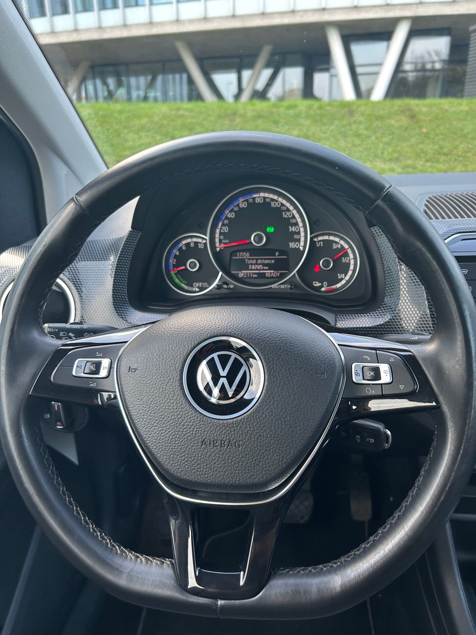 Volkswagen E-Up 61kw - Image 6