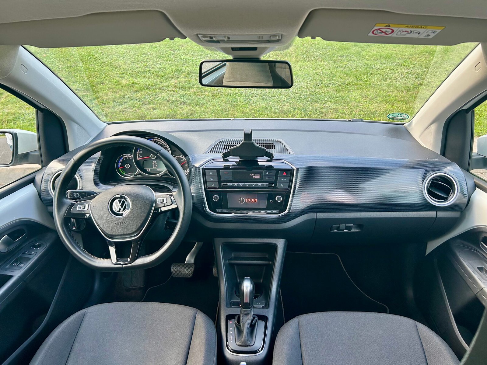 Volkswagen E-Up 61kw - Image 5