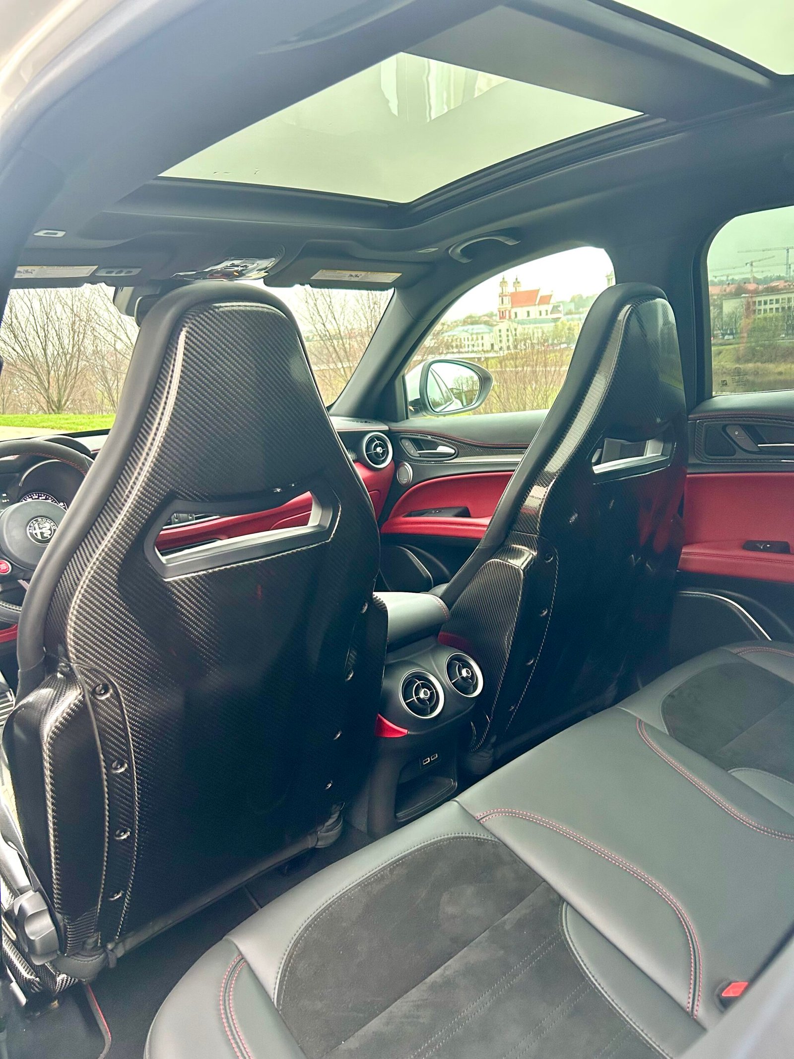 Alfa Romeo Stelvio Quadrifoglio 2018 - Image 12