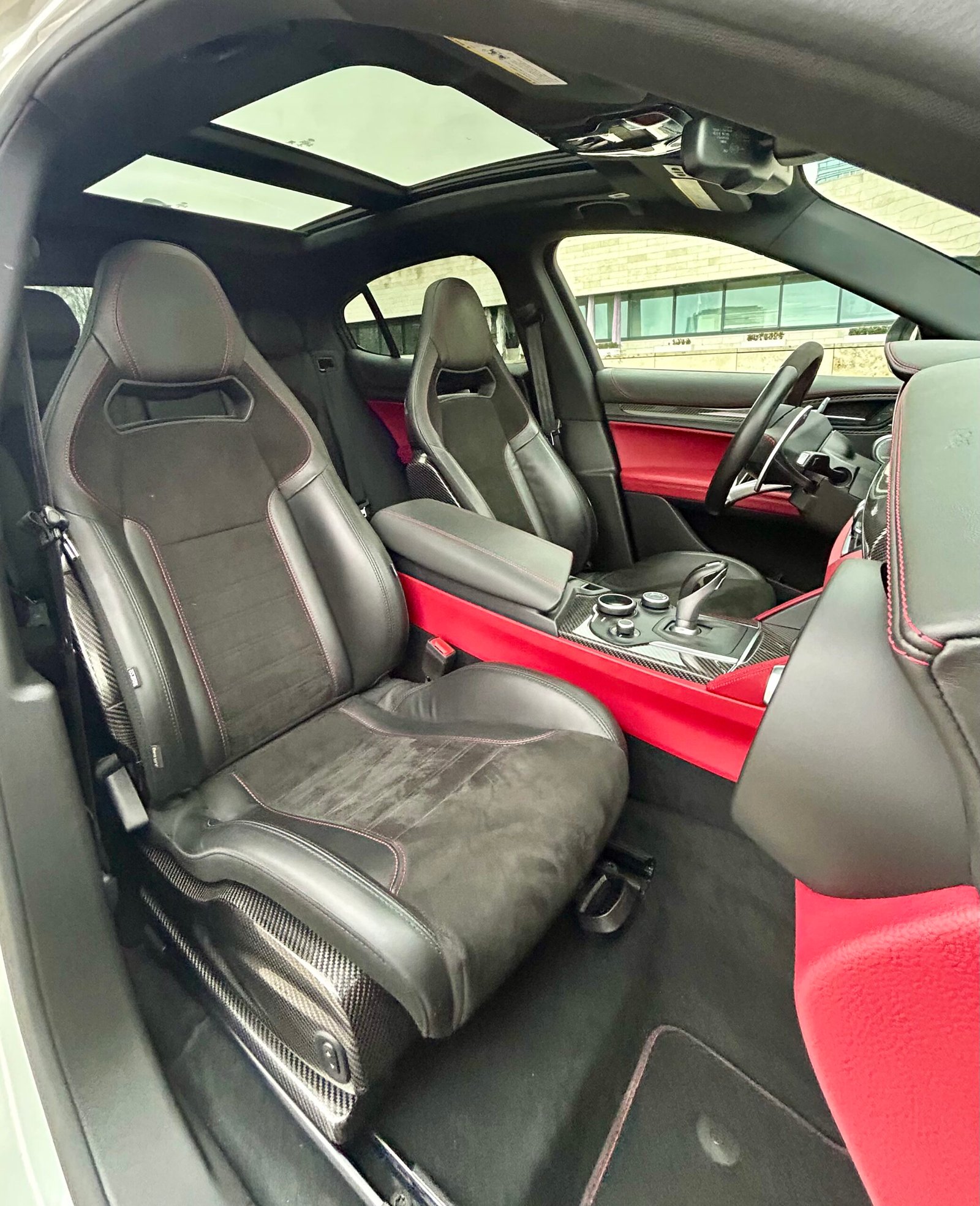 Alfa Romeo Stelvio Quadrifoglio 2018 - Image 13