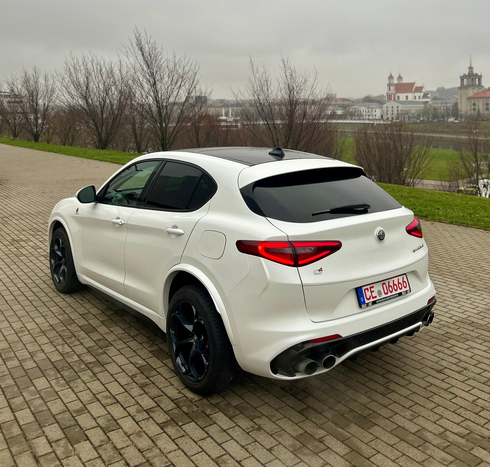 Alfa Romeo Stelvio Quadrifoglio 2018 - Image 5