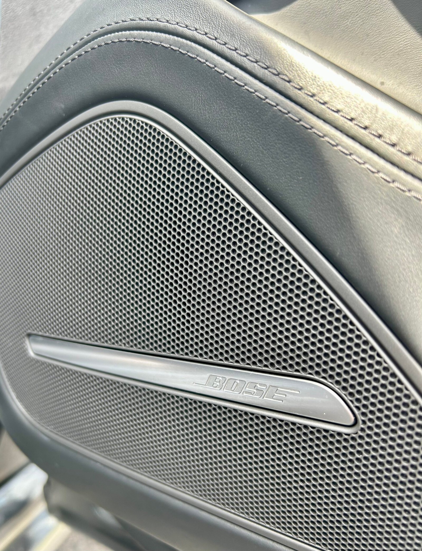 Audi S8 - Image 15