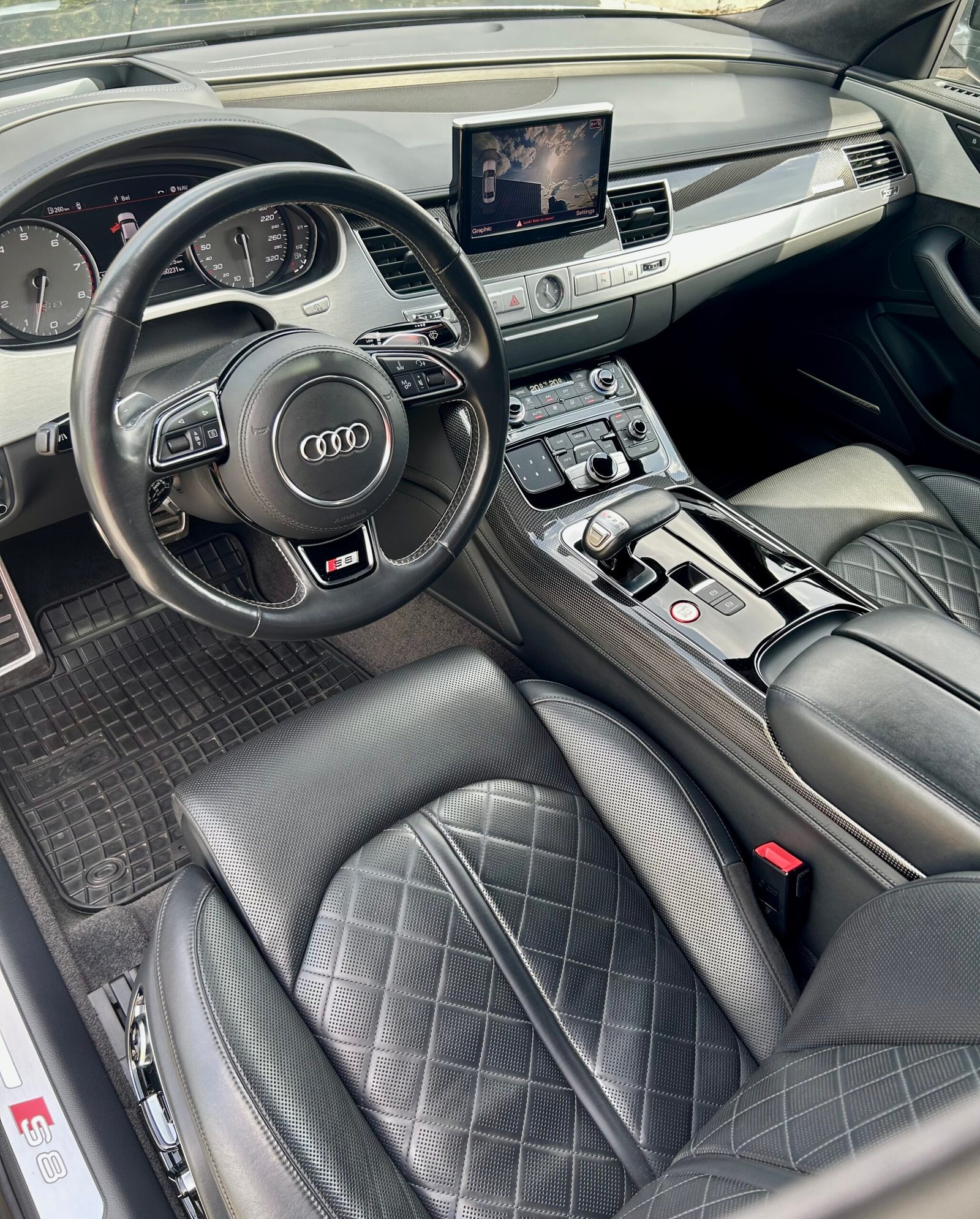 Audi S8 - Image 8
